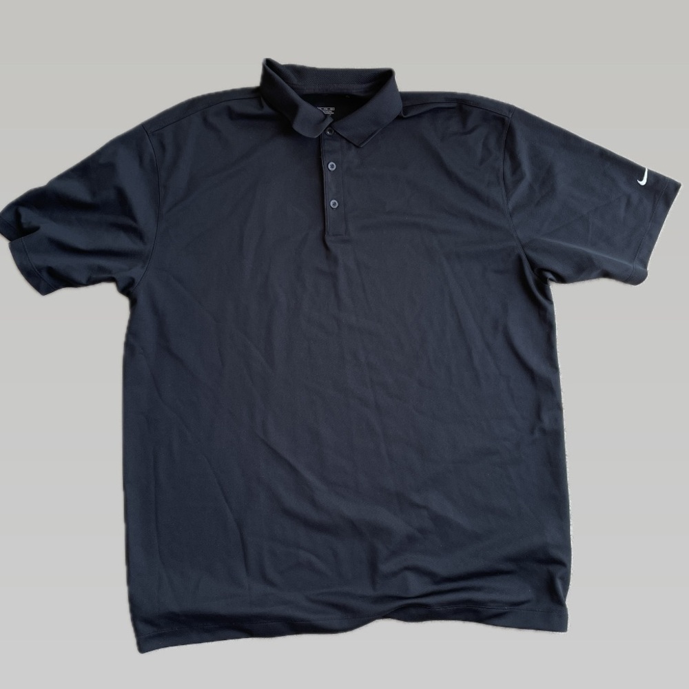 Previously loved Nike Men's Black Polo Shirt
